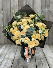 Букет цветов из:  Розы и Лизиантусы в Ахты