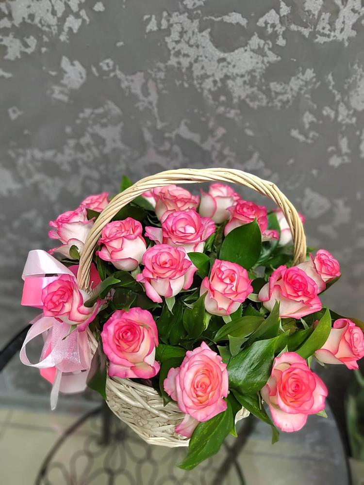Цветочная композиция из Розы в корзине в Ахты