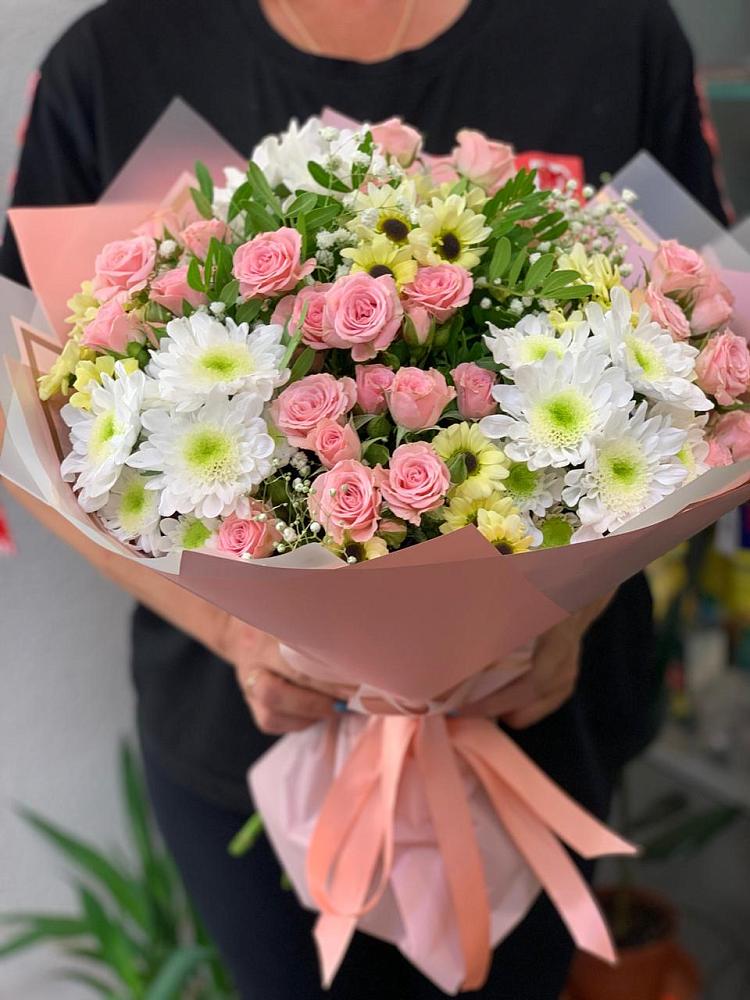 Букет цветов из: Розы и Хризантемы в Ахты