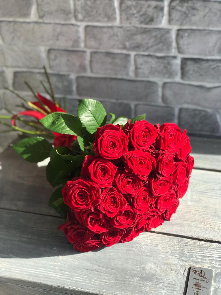 Букет Красные розы Фридом в Ахты