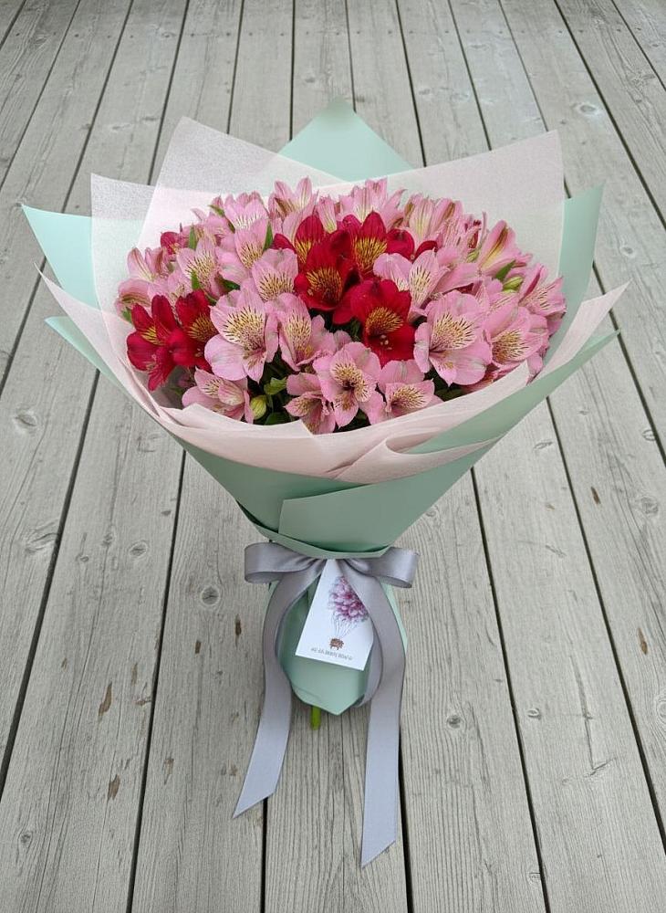 Букет цветов из: Альстромерии в Ахты