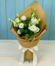 Букет цветов из:  Хризантемы и Лизиантусы в Ахты