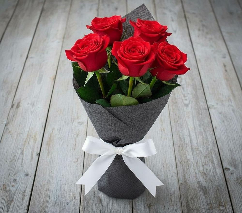 Букет 5 Красных роз Эдлесс Лав в Ахты