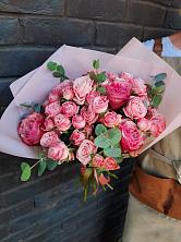 Букет розы в пальмах в Ахты Букет цветов из: Розы в Ахты