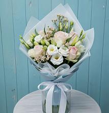 Букет цветов из:  Розы и Лизиантусы в Ахты