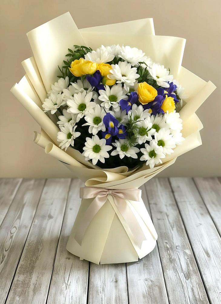 Букет цветов из: Ирисы, Хризантемы и Розы в Ахты