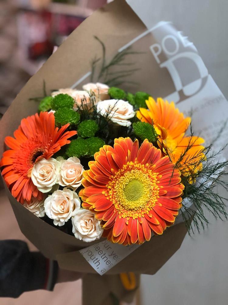 Букет цветов из: Герберы, Хризантемы и Розы в Ахты
