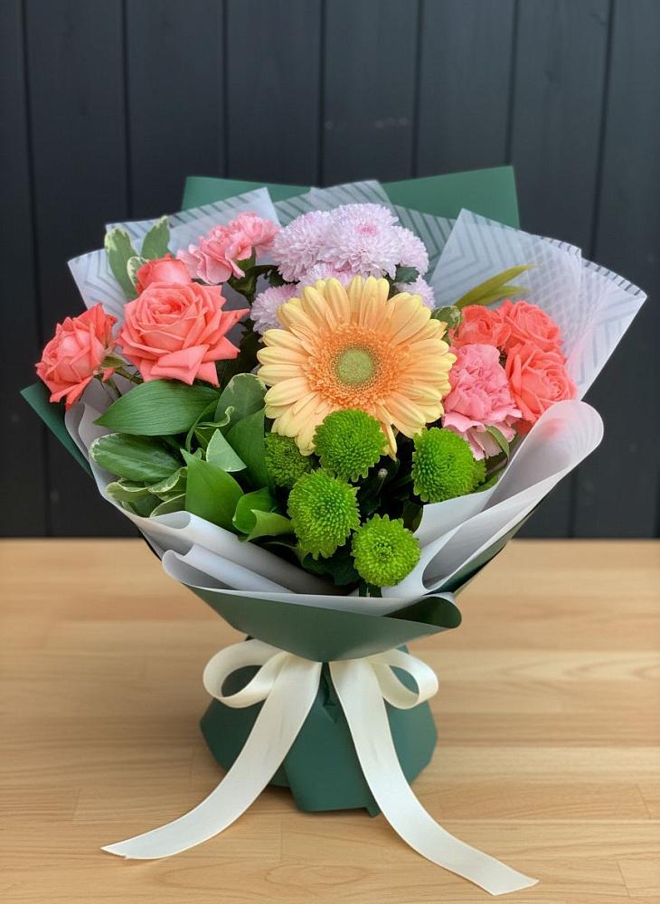 Букет цветов из: Гвоздики, Розы, Герберы и Хризантемы в Ахты