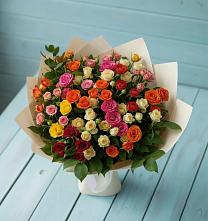 Букет Микс из разноцветных кустовых роз в Ахты
